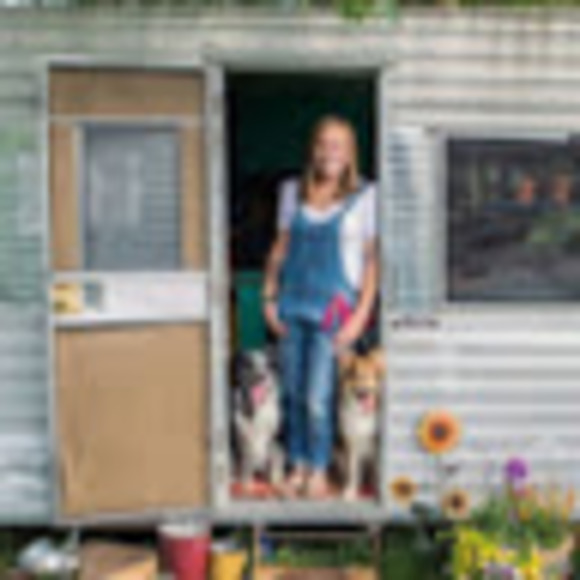 Meet your Posher, Amy - Picture 1 of 1